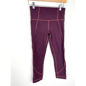 Athleta Salutation Capri Power Vita Crop Leggings Maroon‎